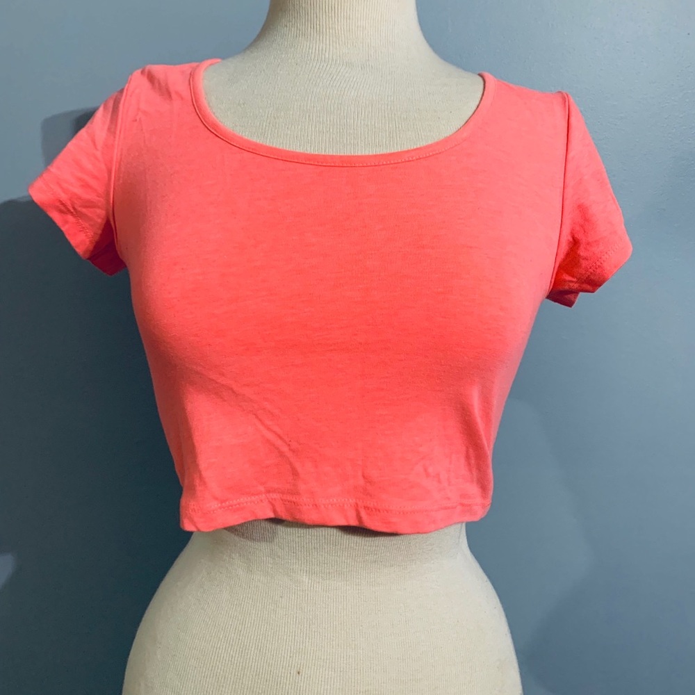 NWOT. Ambiance crop top.